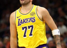 WEGO88 절망의 순간, 르브론과 돈치치의 부상 우려