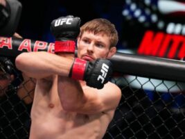 WEGO88 ‘아! 8초만 더 버티지’…UFC 무패 신예 루나, ‘히틀러 옹호’ 미첼에 종료 8초 전 서브미션 패→팬들 탄식 폭발